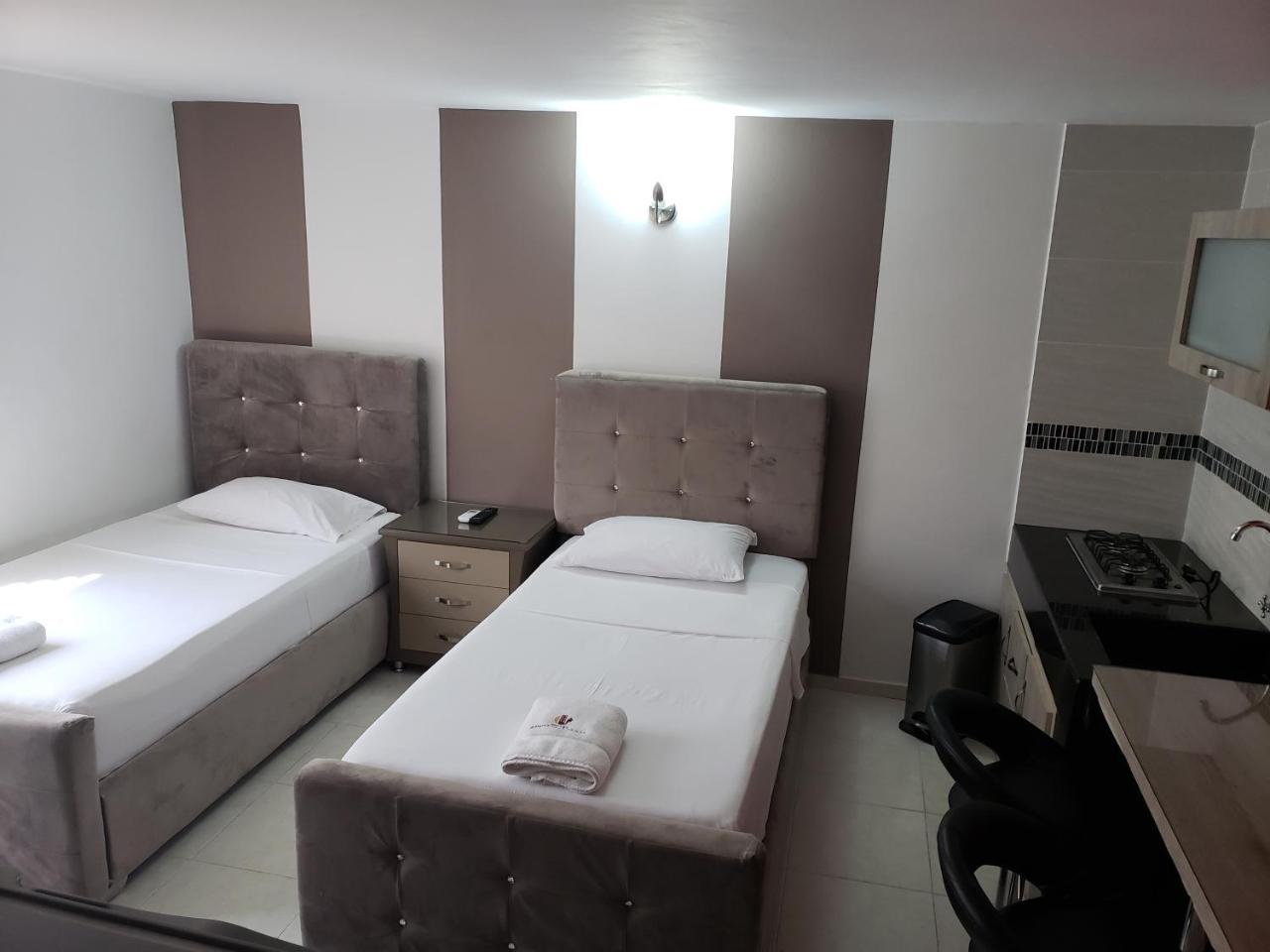 Hotel Roosevelt Plaza Cali Esterno foto